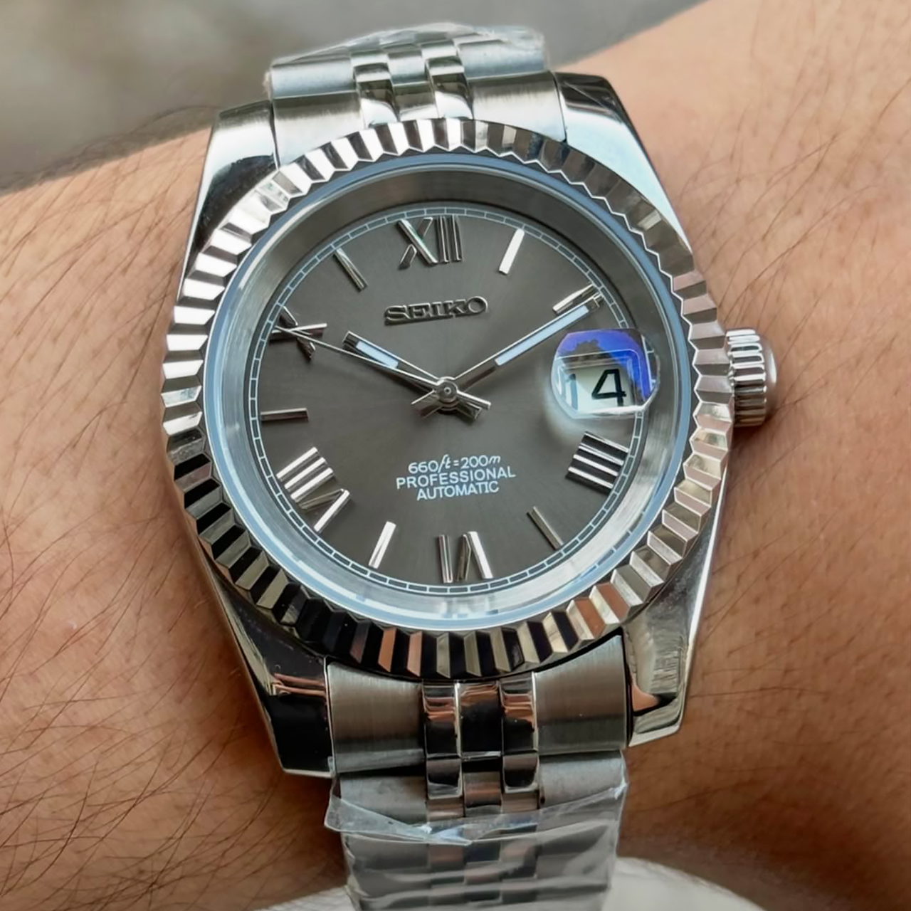 Seiko Mod Datejust | Roman Grey